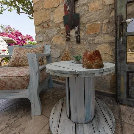 Private Pool Cozy In Yaliciftlik, Bodrum